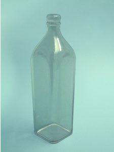 Whiskyfles “Johnny Walker”, blank suikerglas,HxB: 28 cm x ø 9,5 cm.