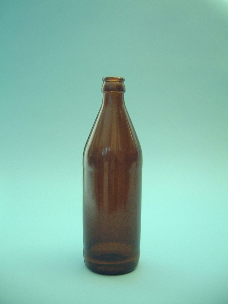 Bierfles van suikerglas. Ouderwets model, Bruin,Hoogte 23 x ø diameter 7,5cm