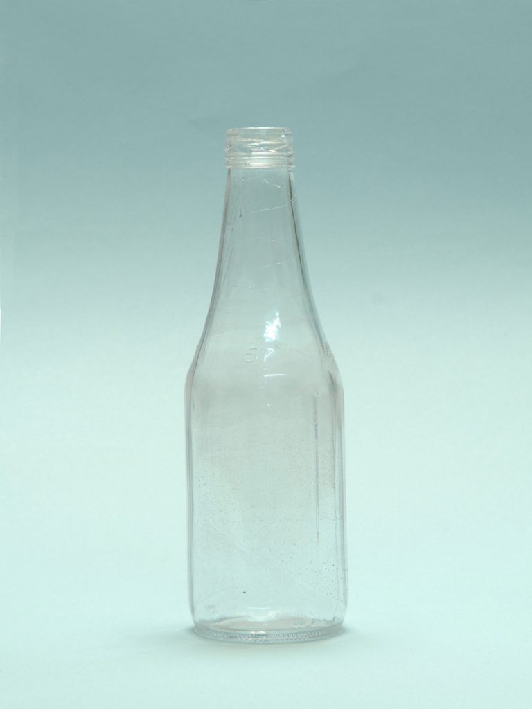 Ketchup bottle made of transparent sugar glass. Dimensions 25 x ø 8 cm.