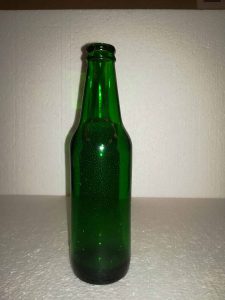 Heineken bierfles, Groen. 20,5 x 5,5 cm. Breekbaar!