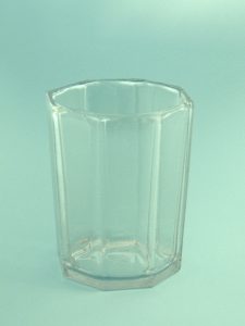.Veiligheidsglas -suikerglas- Whiskyglas 8-hoekig 9,5 x 8 cm.