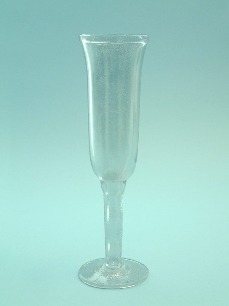 Suikerglas Champagneglas of sektglas in tulpvorm 22,5 x 6 cm.