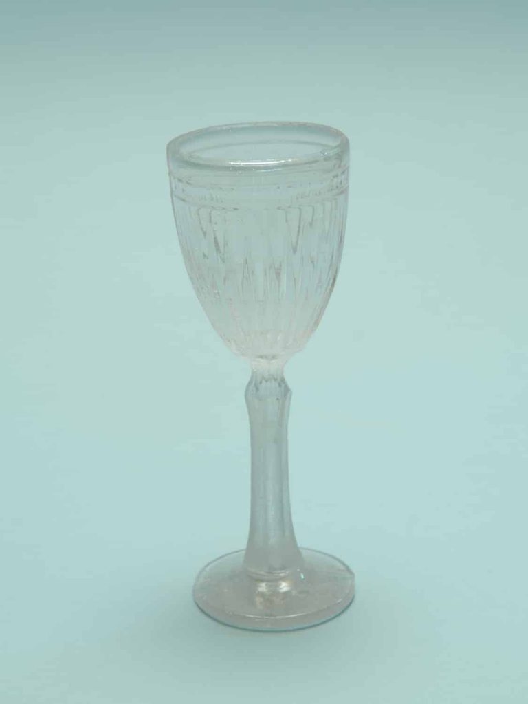 Wine glass cut. Sugar glass. Height x width: 19 x 7 cm.