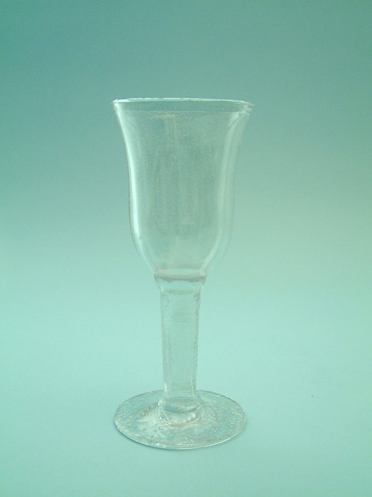 Sugar glass Wine glass in a Tulip shape, 19.5 x 8 cm.