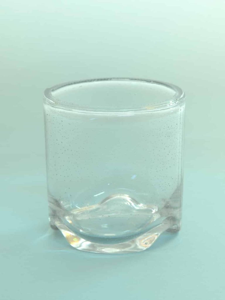 Beautiful whiskey glass with corrugated bottom, sugar glass! L * W 9x9 Cm