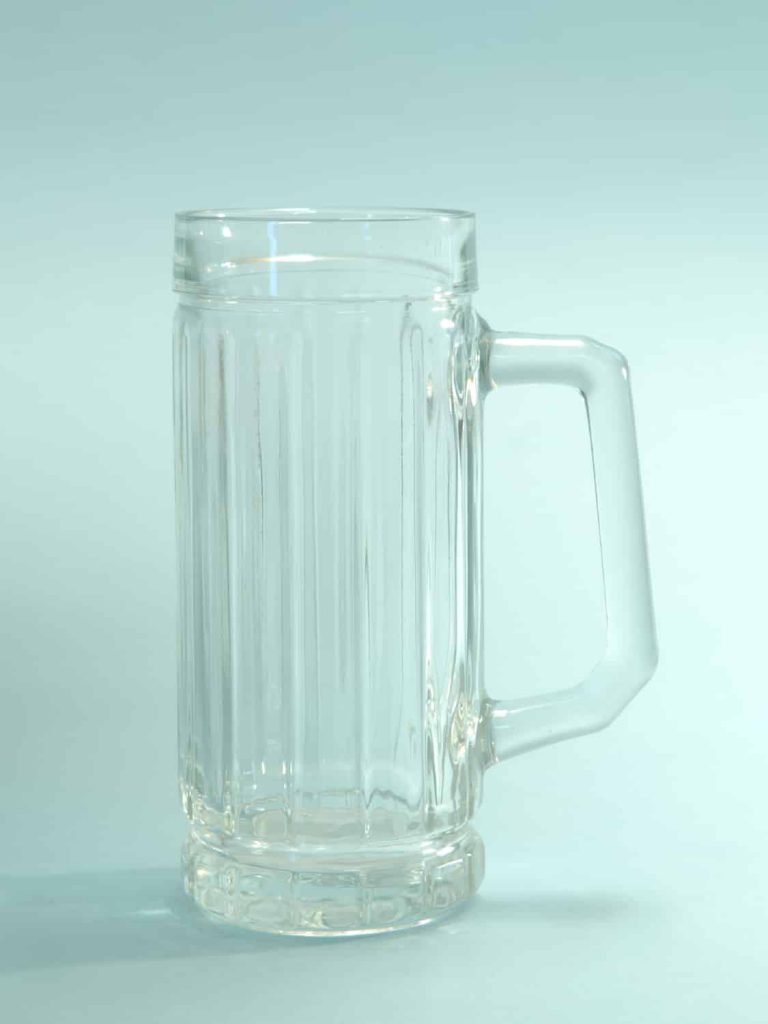 Large beer mug made of sugar glass. 0.5 liters, high model. Height x Width: 18.3 x 7.8 cm.