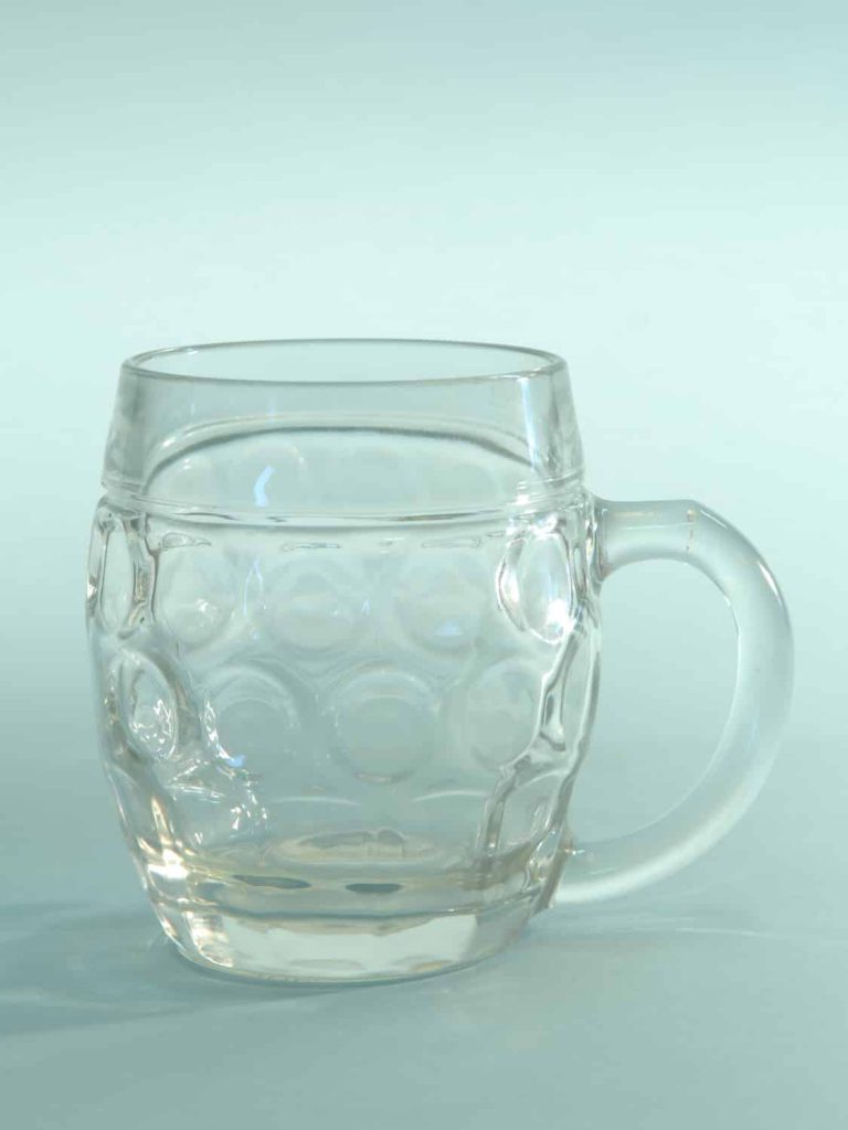 Breakaway Bierpul van suikerglas. Inhoud 0,5L. Buikmodel. Hoogte x Breedte: 12 x 10,1 cm.