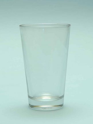 Film and video Beer glass 0.5 Liter. Dimensions H * W is 16.8 x 10.3 cm .. Model: Old Straight Pint Glass