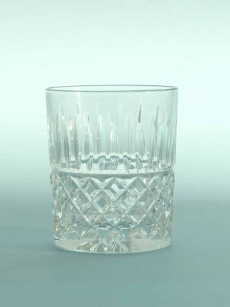 Stuntglas breakaway Whiskyglas, Kristal geslepen. H*B 10 x 8,2 cm.