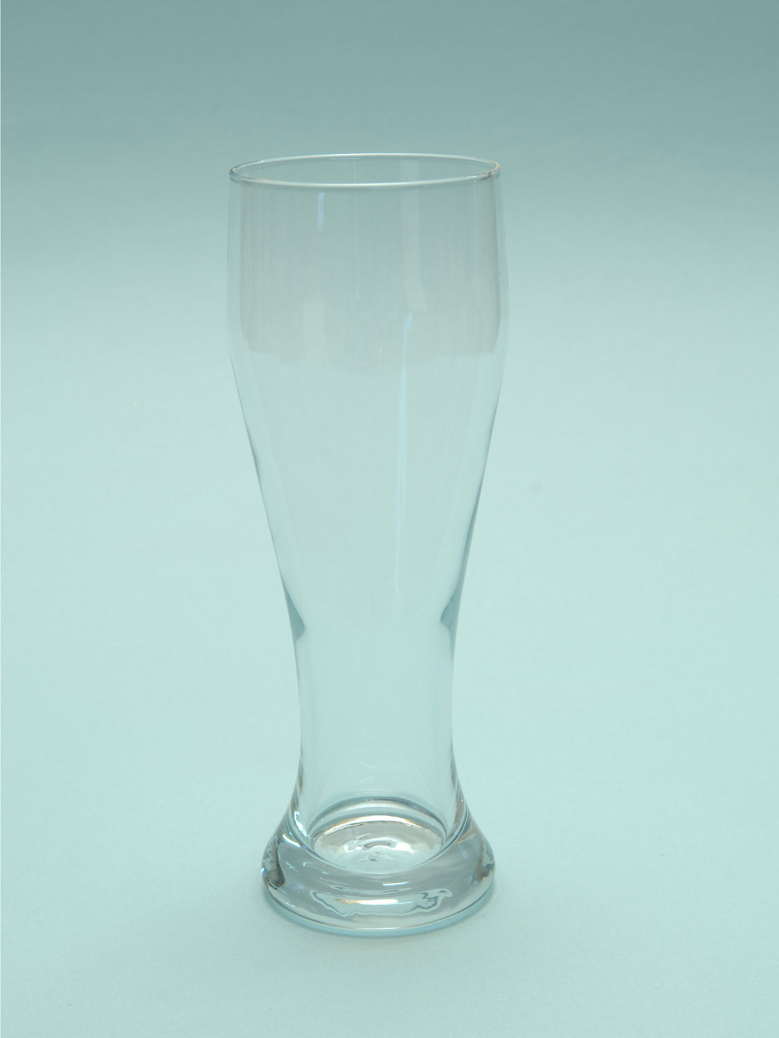 Stunt glass for film. Sugar glass Wheat beer glass 0.5L. Height x width 23 x 8.1 cm.