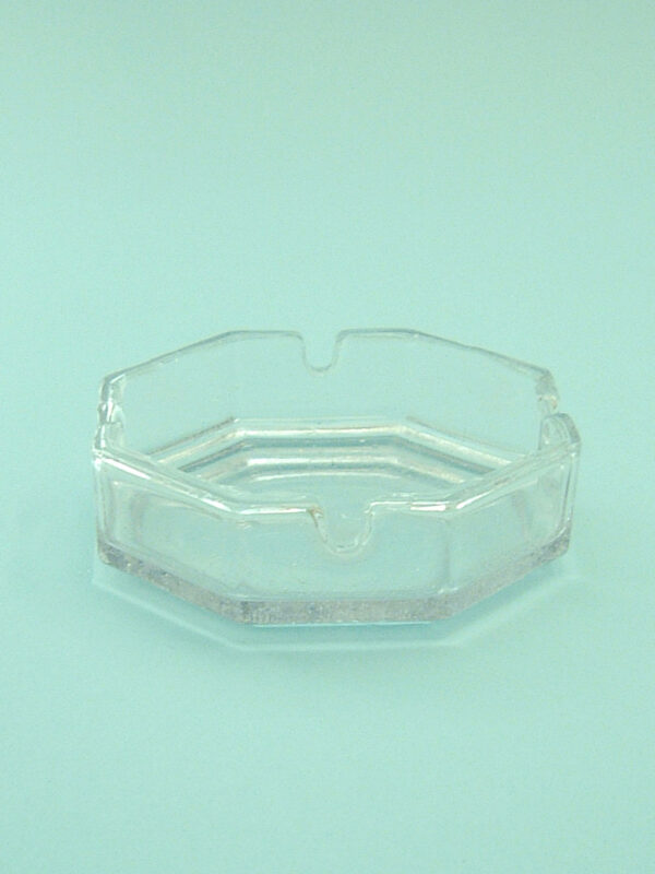 Ashtray sugar glass transparent. Octagonal, size: 3.5 x ø 11 cm.