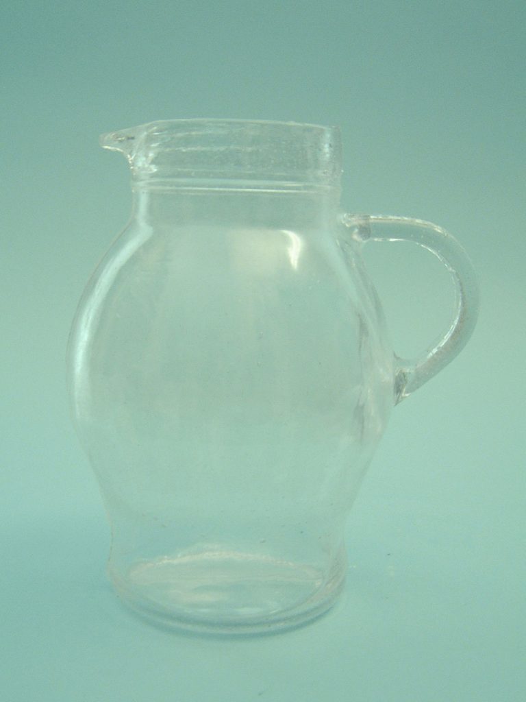 Lampet / waterkan van suikerglas. 0300-Waterkan 1 Liter, 19 cm x ø 16,5 cm.