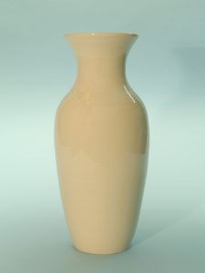 Sugar glass vase, 27.7 x 12.8 cm.