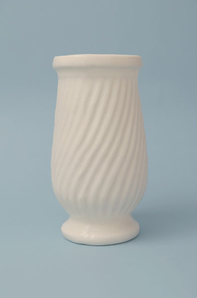 Need a vase on the set? Vase wave pattern 31 x 17 cm.