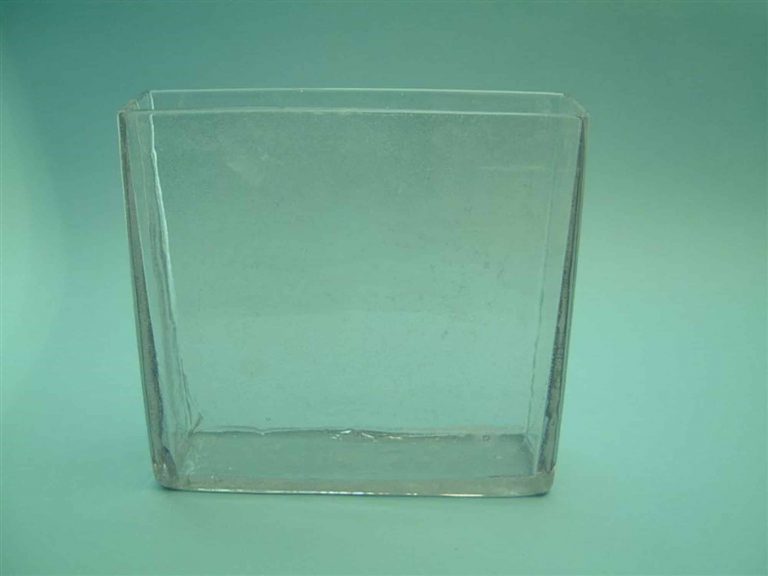 Laboratorium suikerglas bak. Doorzichtig suikerglas. Glazen bak, H 26 cm x L 25 cm x B 7 cm.