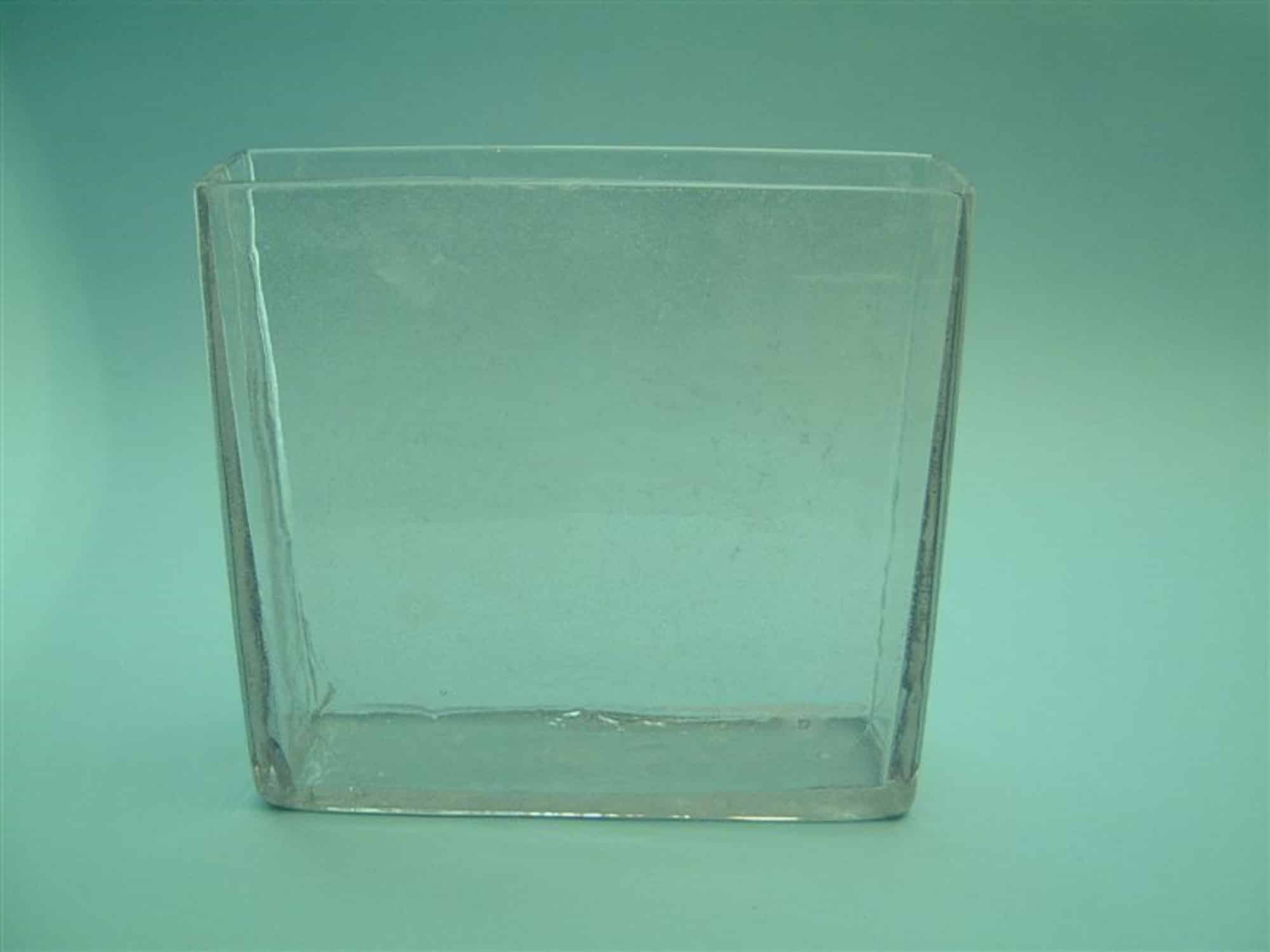 Laboratorium suikerglas bak. Doorzichtig suikerglas. Glazen bak, H 26 cm x L 25 cm x B 7 cm.