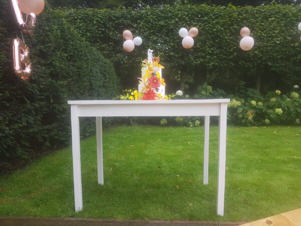 Table made of balsa wood, can be used as a stunt prop.