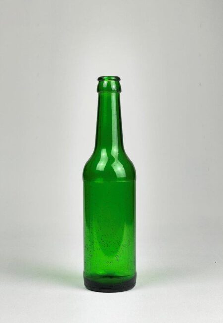 Groen Becks bierflesje van suikerglas.